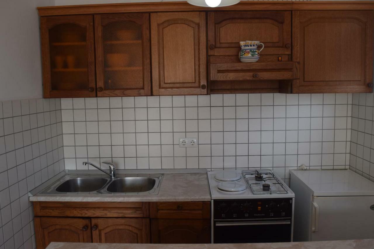 Apartmani Anđela i Mladen Debelić Rab Town Exteriör bild